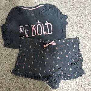 Disney Princess “Be Bold” pajama set w/ v neck tee and ruffle shorts. 1X